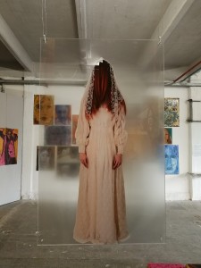 BRIDE - TEC. MISTA SU PLEXIGLASS